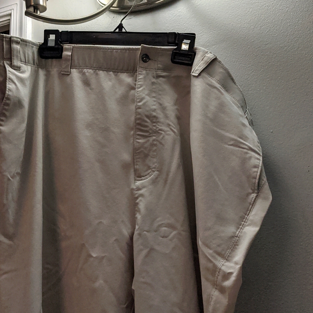 Men's Callaway Khaki Golf Shorts Size 48T
